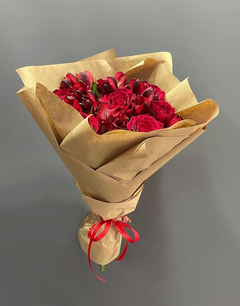 Букет цветов из: Альстромерии и Розы в Батуринской