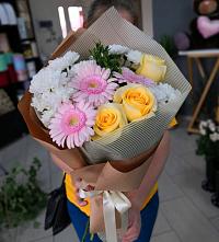 Букет цветов из:  Герберы, Розы и Хризантемы в Батуринской
