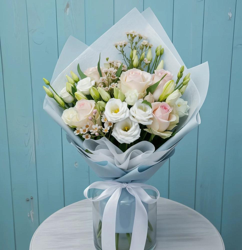 Букет цветов из: Розы и Лизиантусы в Батуринской