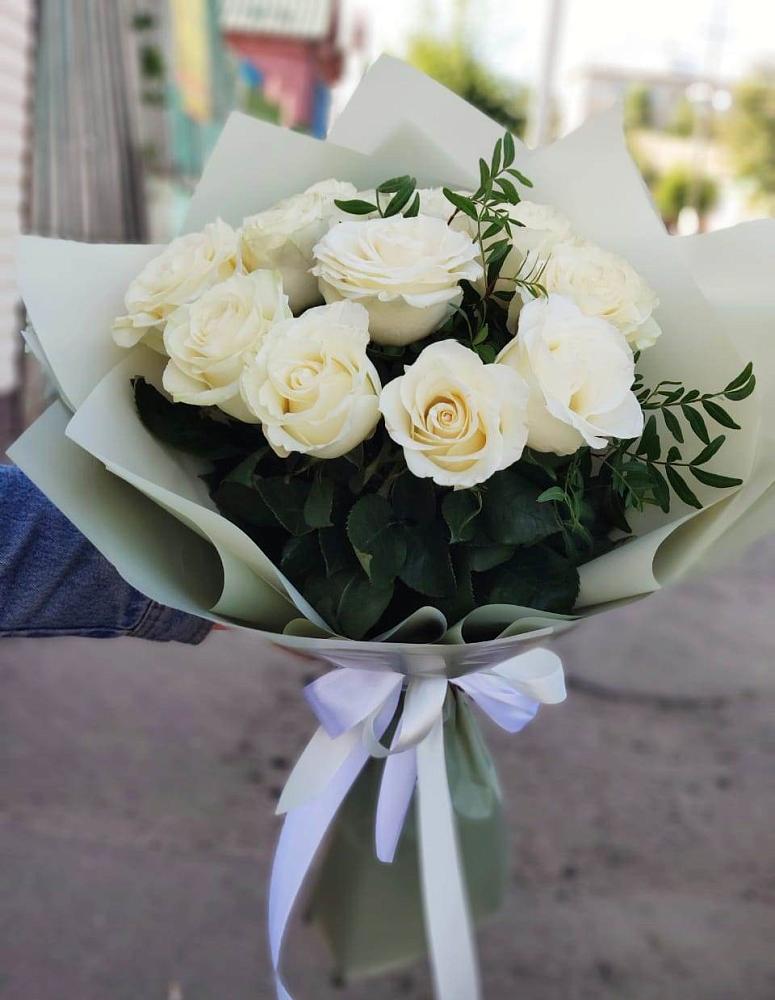 Букет Белые розы Проуд в Батуринской