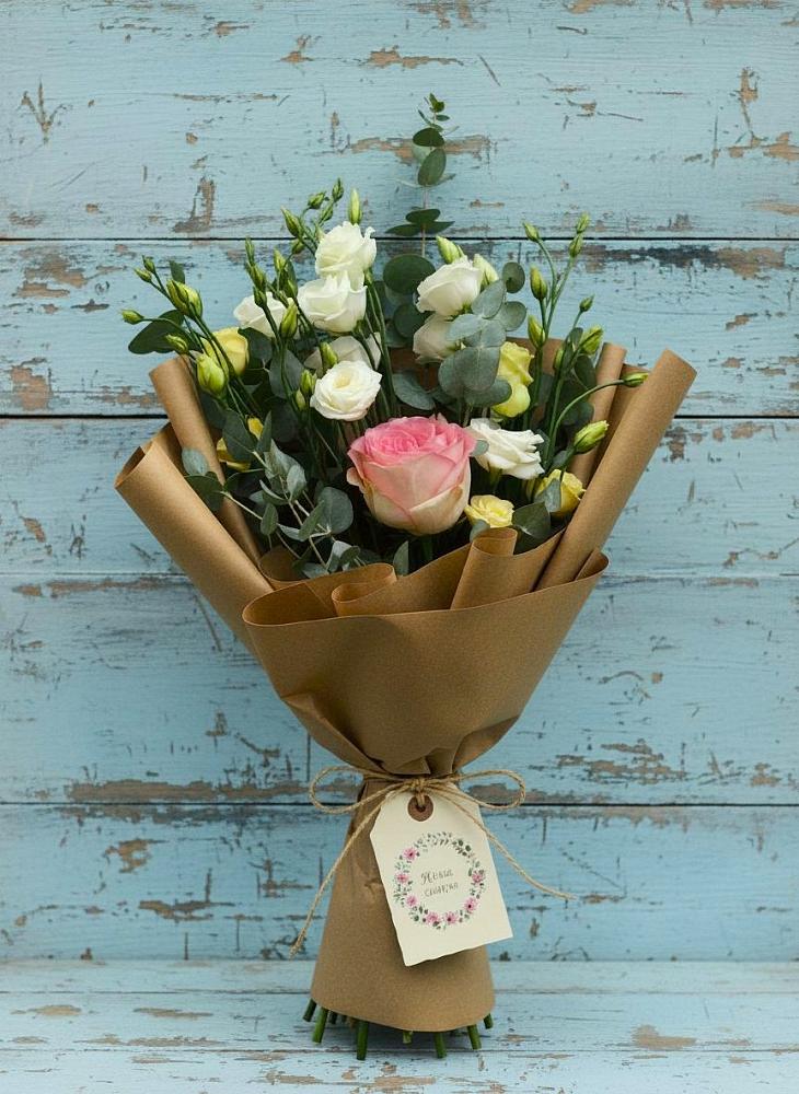 Букет цветов из: Розы и Лизиантусы в Батуринской