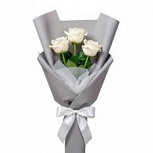Букет 3 белые розы в Батуринской