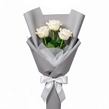 Букет 3 белые розы в Батуринской