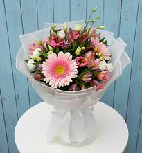 Букет цветов из:  Герберы, Альстромерии и Лизиантусы в Батуринской