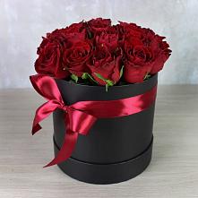 Цветочная композиция из Розы в шляпной коробке в Батуринской