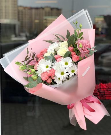 Букет цветов из: Розы, Лизиантусы и Хризантемы в Батуринской