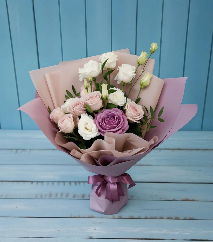 Букет цветов из: Розы и Лизиантусы в Батуринской